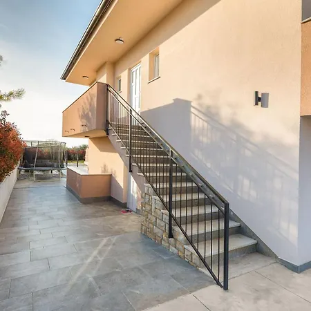 Berg Ii Villa Valbandon